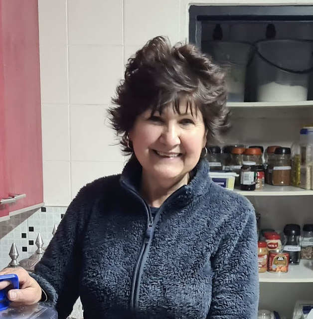 Martie, Service Manager