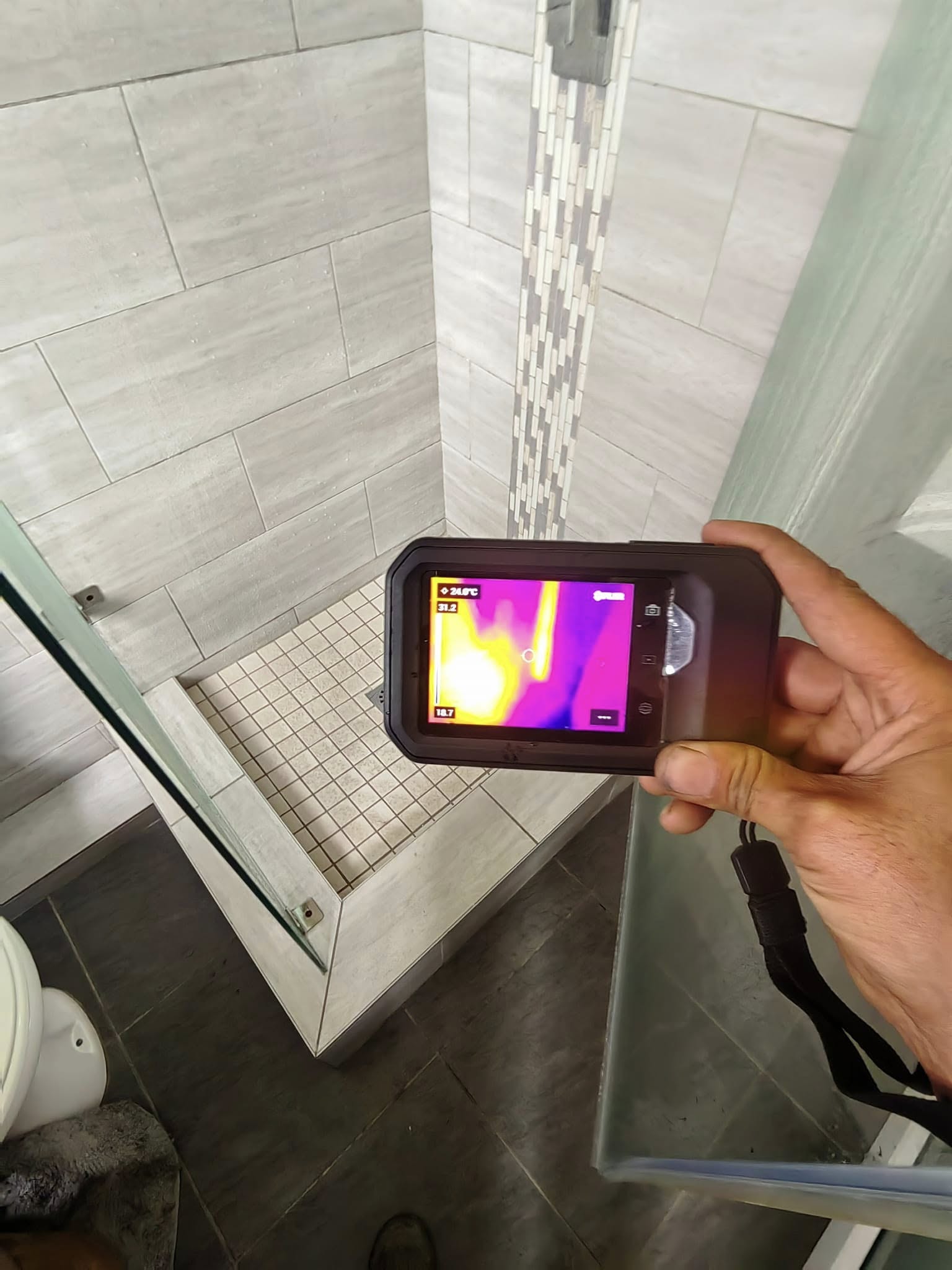 Thermal imaging leak detection